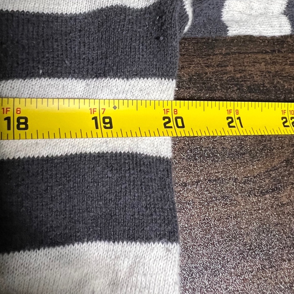 BDG Urban Outfitters Gray and White Striped Cardigan Size Small - Picture 6 of 7